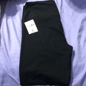 Black leggings
